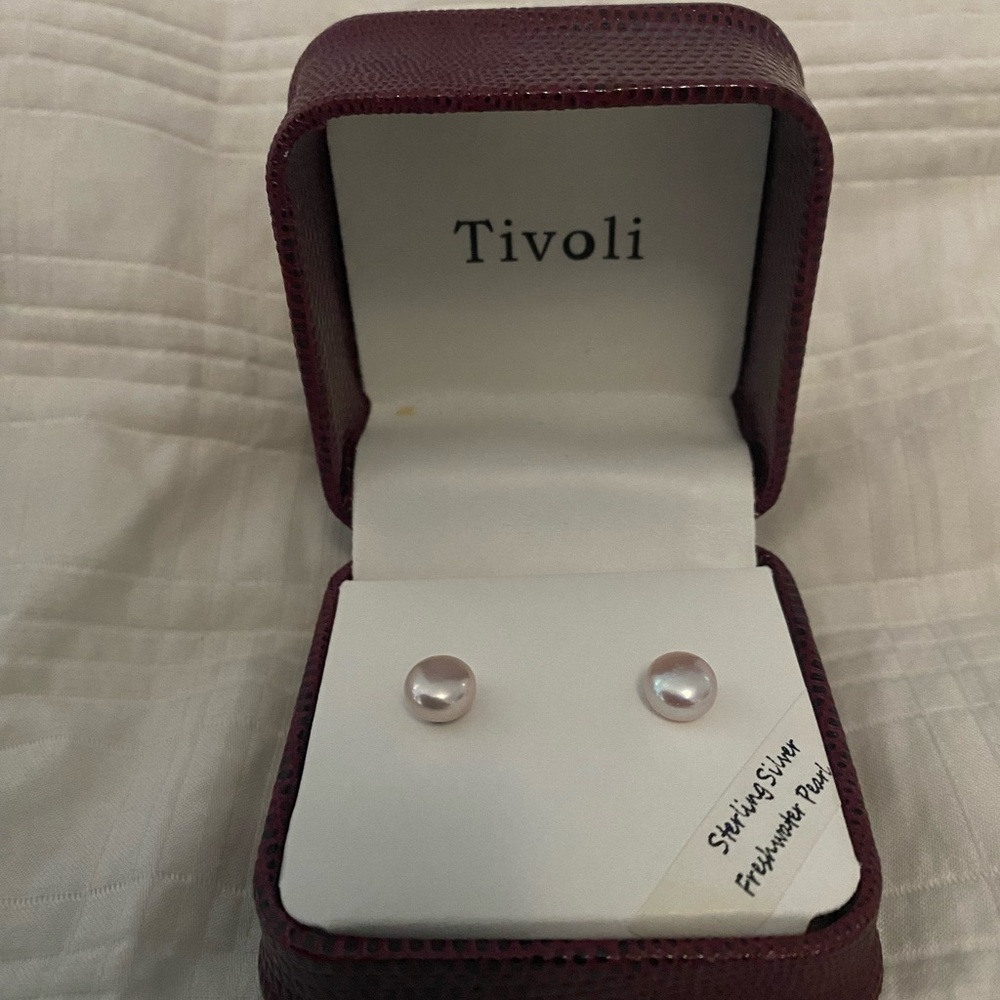 Tivoli Freshwater pearl earrings NWT! sterling silver